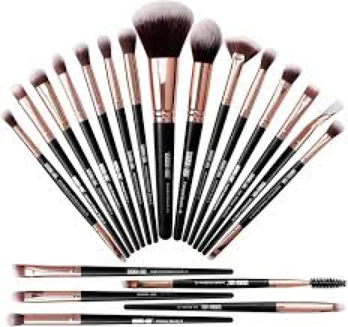MAANGE Makeup Brush Set 20 Pcs Foundation Eyeshadow Blush Brush Kabuki Blending Concealers Face Powder Eye Make Up Brushes Set Kit